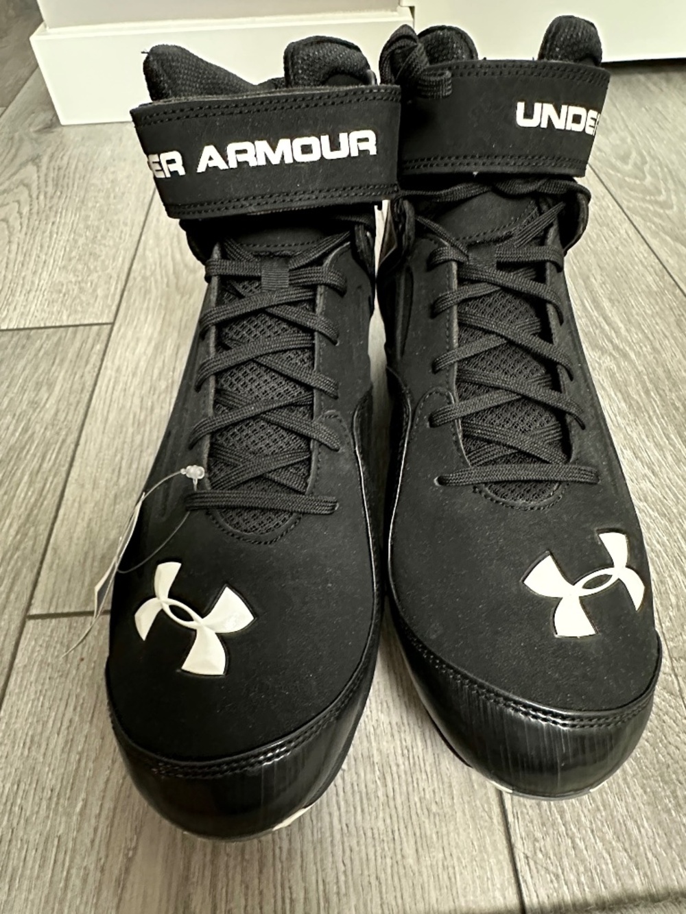 NWT UNDER ARMOUR Fierce Havoc Mid Football Cleats in Black & White Men's Size 13